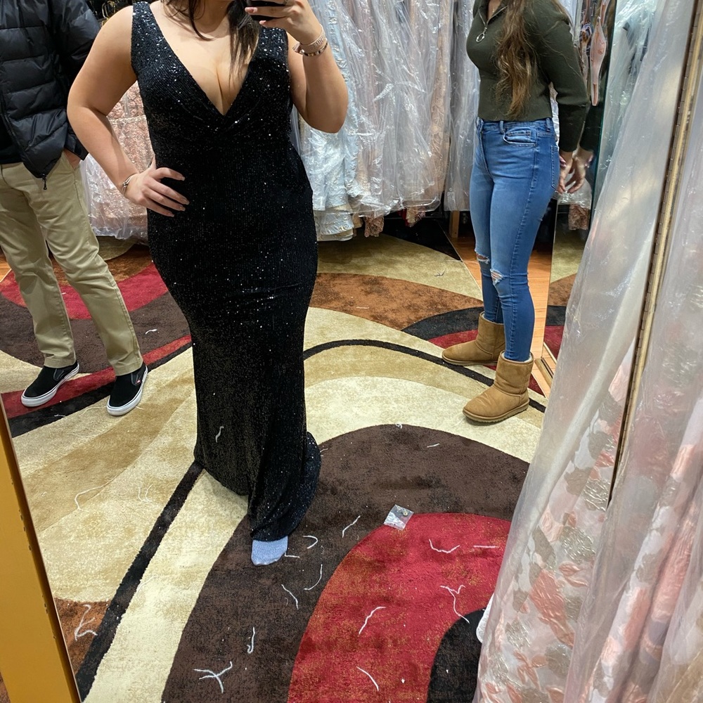 Nicole Bakti prom dress